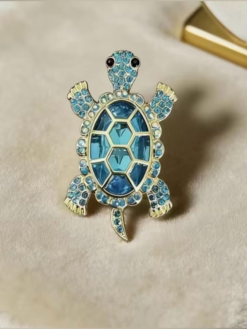🩵 Betsey Johnson stunning blue crystal turtle brooch  🩵